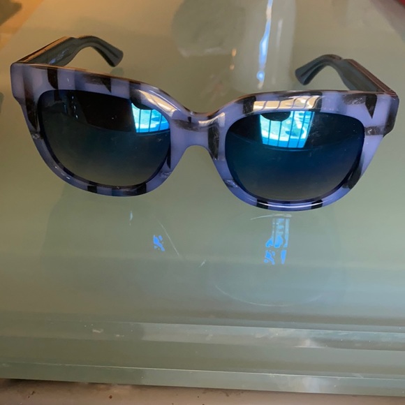 Authentic Gucci sunglasses only wore once - Picture 1 of 4